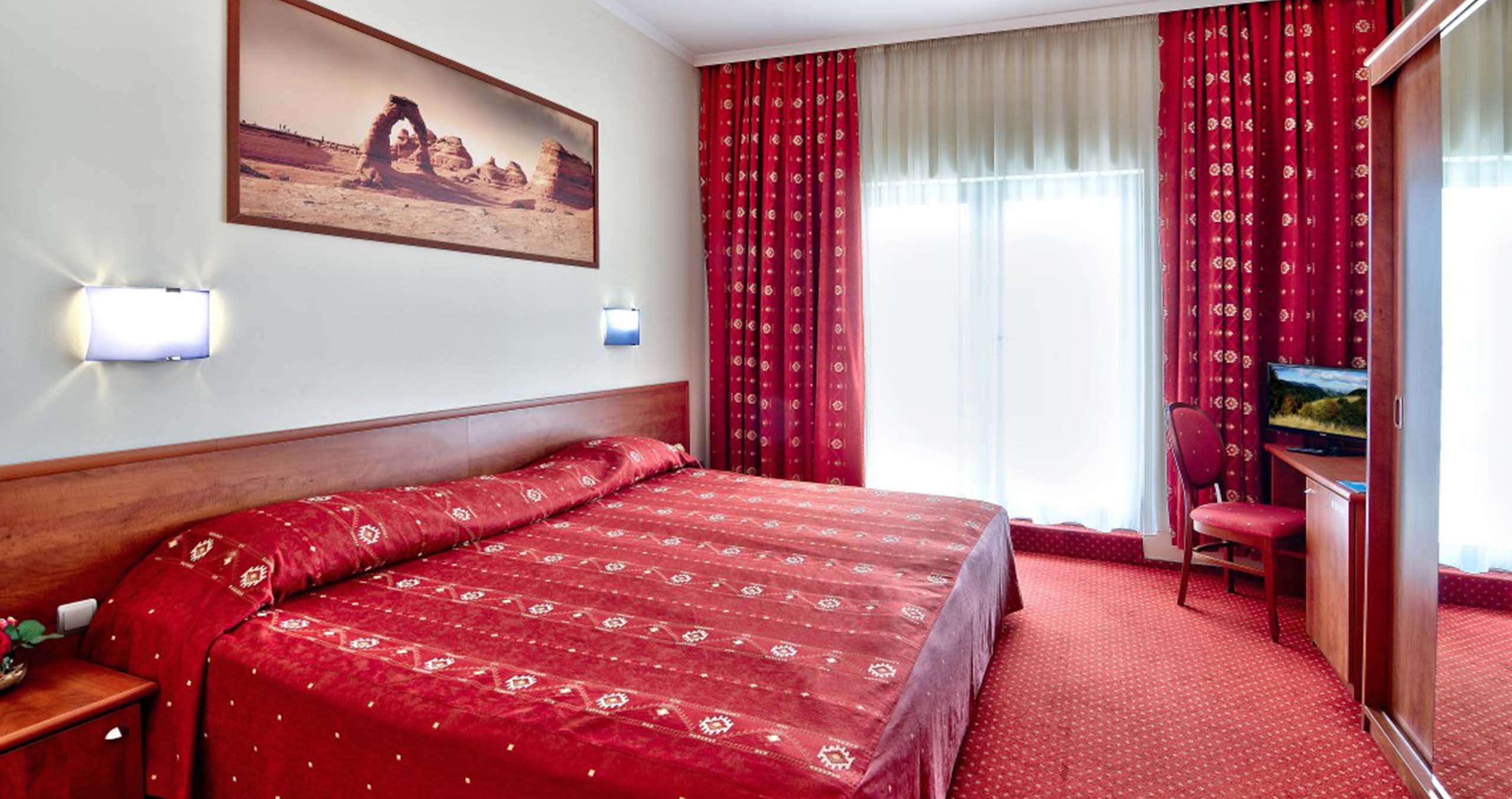 спалня в апартамент - бизнес хотел Аква Варна